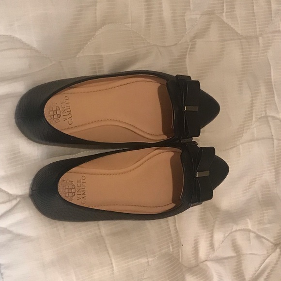 Vince Camuto Shoes - Black Vince Camuto flats